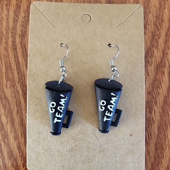 Black and White Minimalist Dangle Earrings - Picture 1 of 4